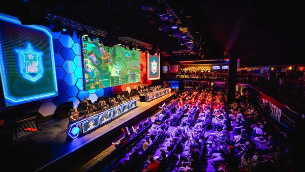 Astralis 在 IEM Cologne 2025 中以 2-0 的地图比分战胜 B8