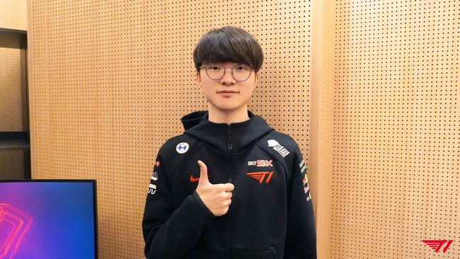 JIEJIE Lillia的古代 Dragon 混战难以逆转，JKL Jhin的800攻击团战收割 Top Esports 并获得比赛点